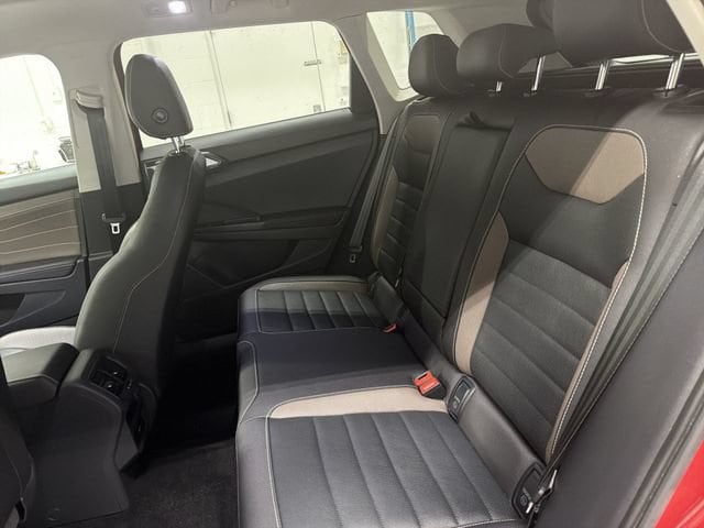 2024 Volkswagen Taos SEL - Photo 17