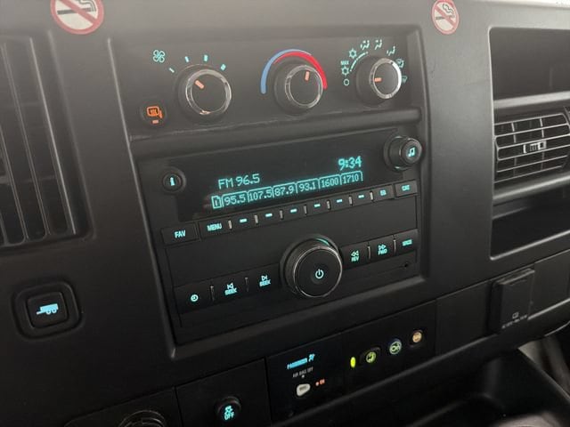 2025 Chevrolet Express Cargo Work Van - Photo 24