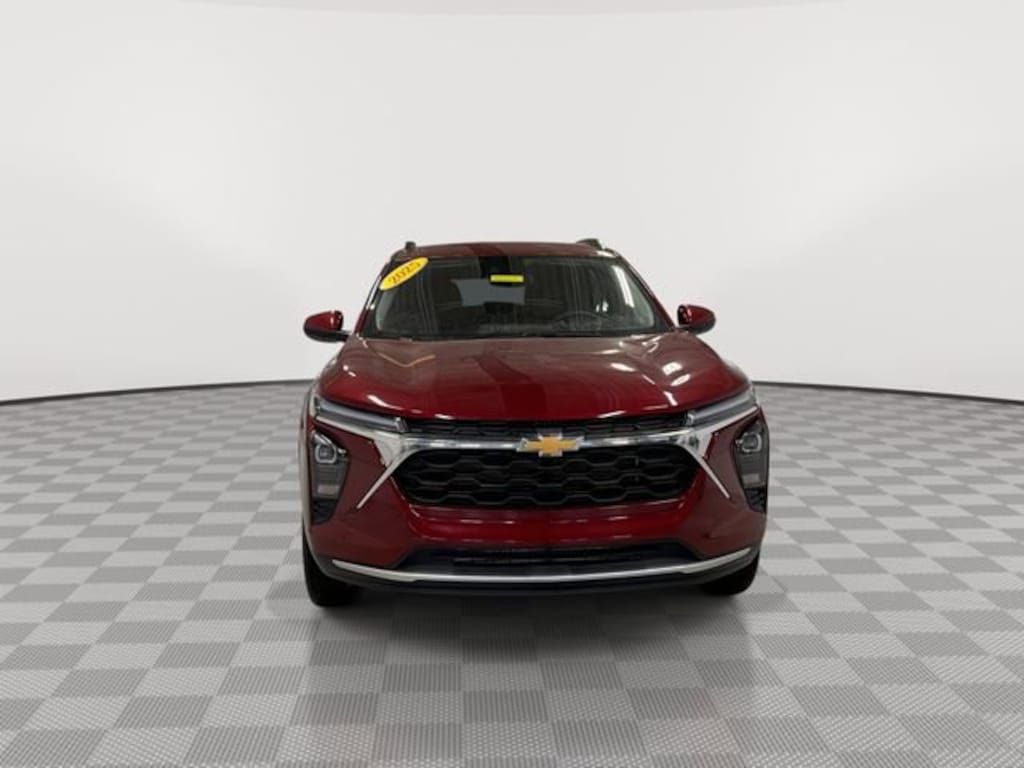 Used 2025 Chevrolet Trax LT SUV