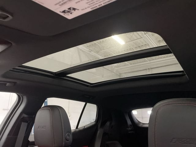 2025 Chevrolet Equinox EV RS - Photo 25