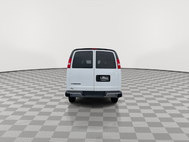2024 Chevrolet Express Passenger LT - Photo 12