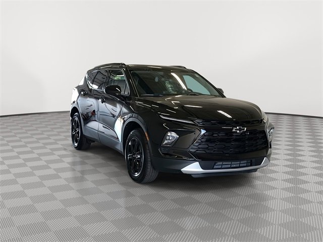 2025 Chevrolet Blazer 2LT photo 2