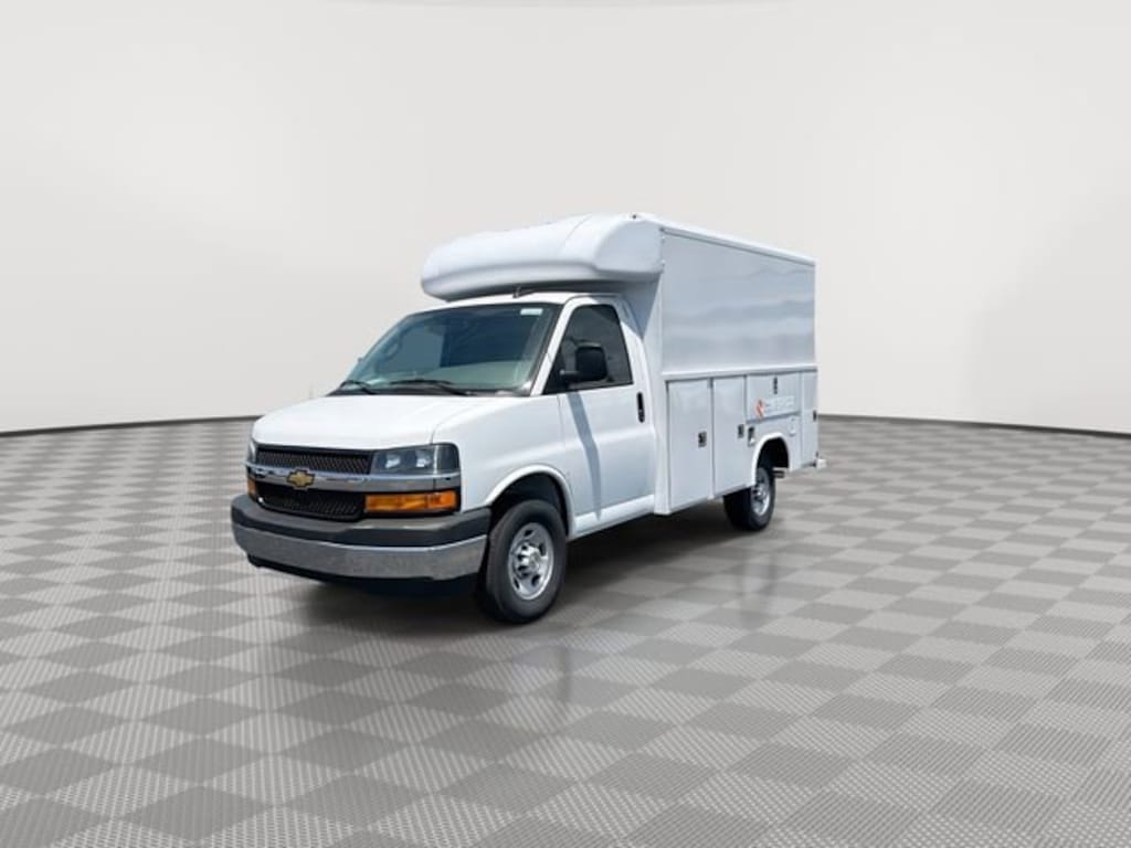 New 2026 Chevrolet Express Cutaway 3500 1WT Cutaway Van