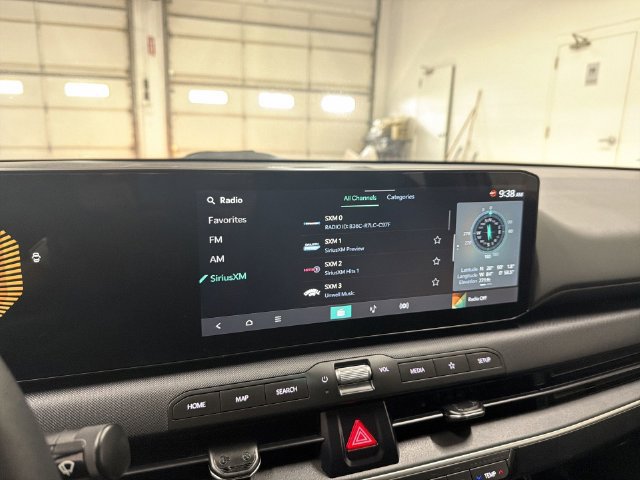 2025 Kia K4 LXS - Photo 22