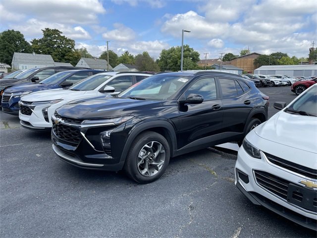 2024 Chevrolet Trax LT photo 4