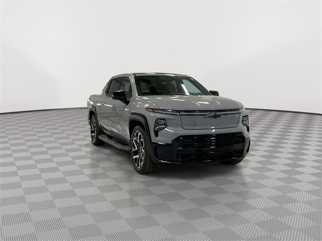 2025 Chevrolet Silverado EV RST photo 2