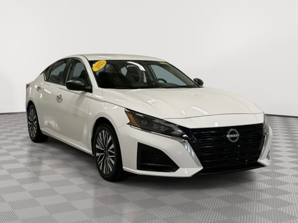 Used 2025 Nissan Altima SV FWD Sedan