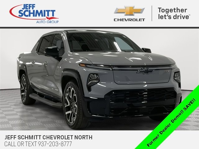2025 Chevrolet Silverado EV RST's photo