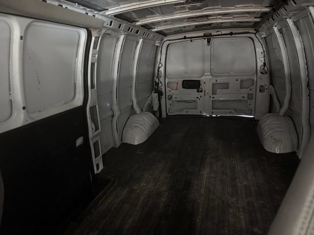 2025 Chevrolet Express Cargo Work Van - Photo 18