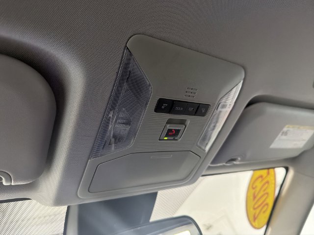 2025 Toyota RAV4 LE - Photo 28