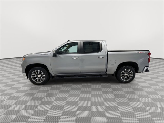 2024 Chevrolet Silverado 1500 LT photo 2