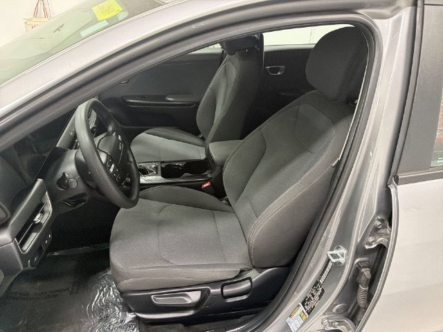 2025 Kia K4 LXS - Photo 19