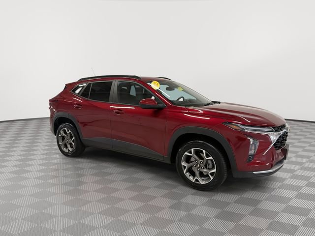 2025 Chevrolet Trax LT - Photo 13
