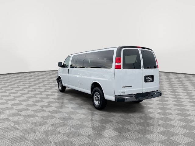 2024 Chevrolet Express Passenger LT - Photo 11