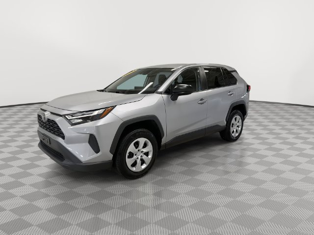 2025 Toyota RAV4 LE - Photo 7