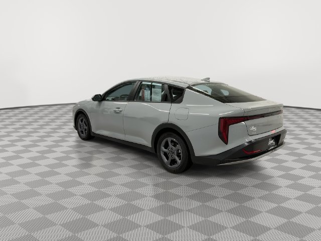 2025 Kia K4 LXS - Photo 9