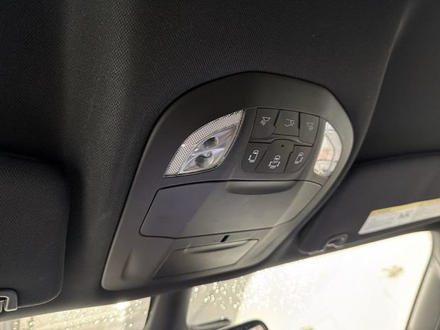 2025 Chrysler Pacifica Select - Photo 32