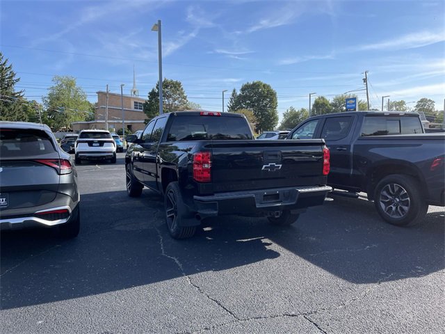 2018 Chevrolet Silverado 1500 Custom photo 3