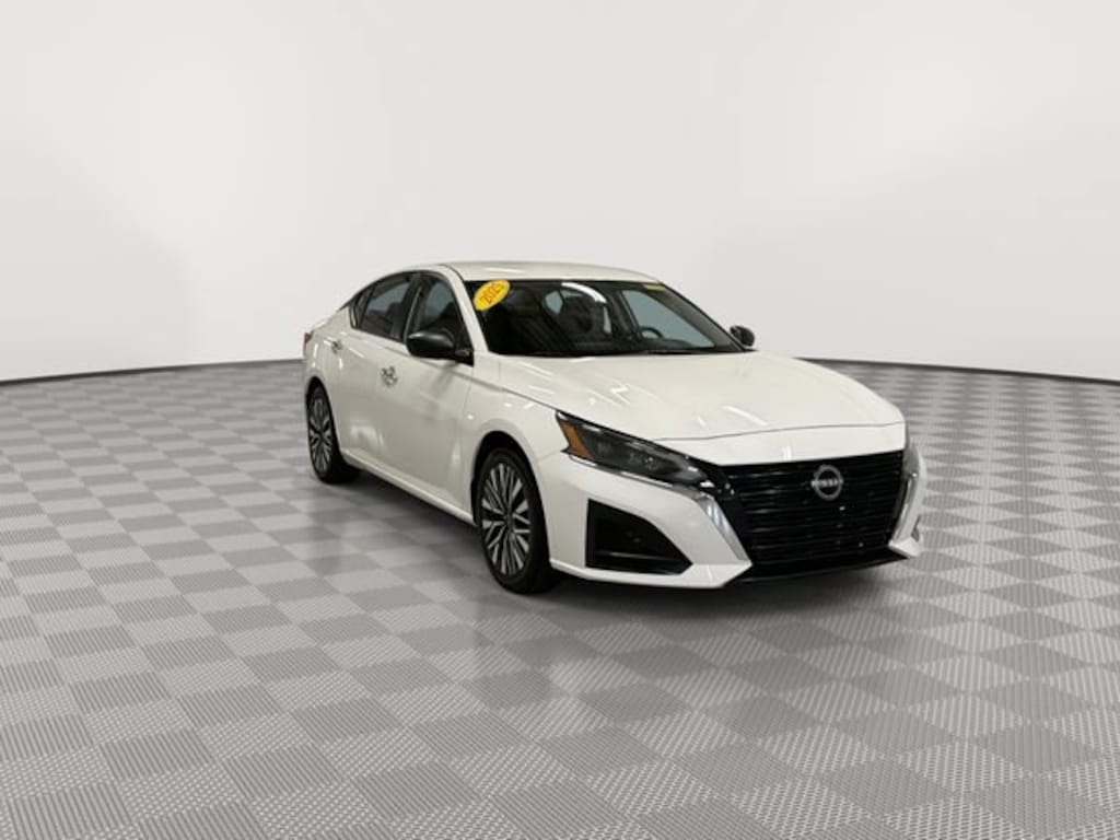 Used 2025 Nissan Altima SV FWD Sedan