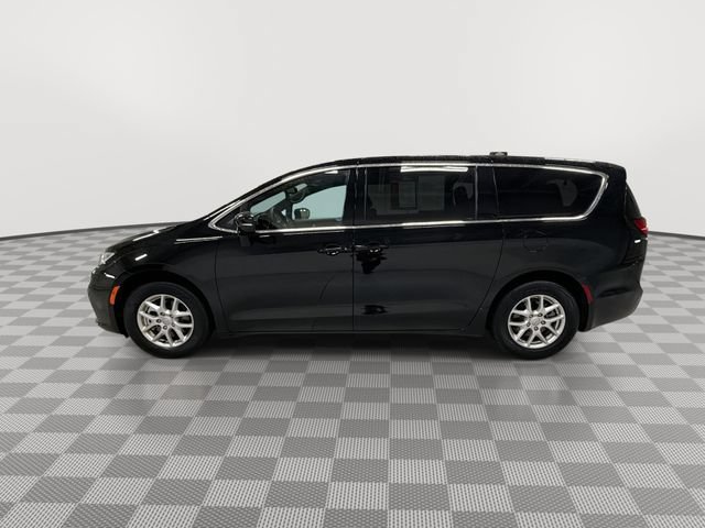 2025 Chrysler Pacifica Select - Photo 8