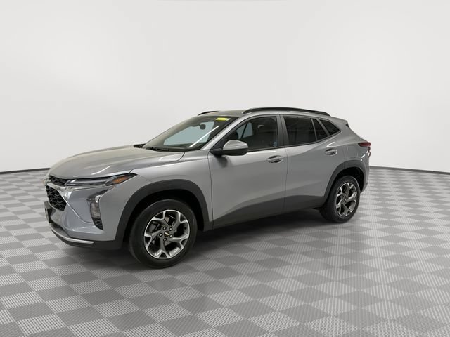 2025 Chevrolet Trax LT - Photo 8