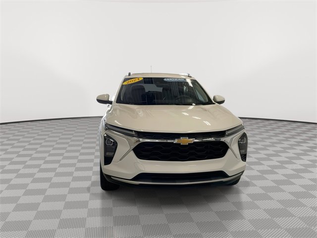 2024 Chevrolet Trax LT photo 3