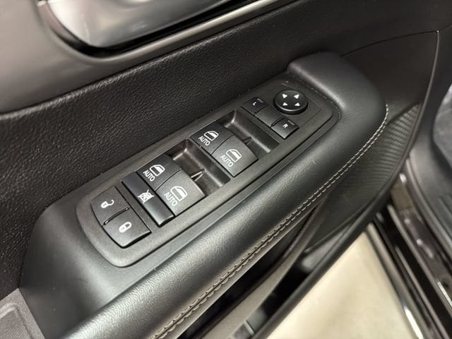 2025 Chrysler Pacifica Select - Photo 23
