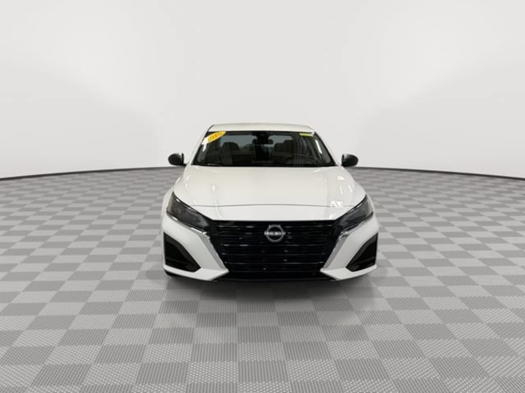 Used 2025 Nissan Altima SV FWD Sedan