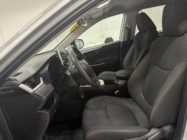 2025 Toyota RAV4 LE - Photo 20