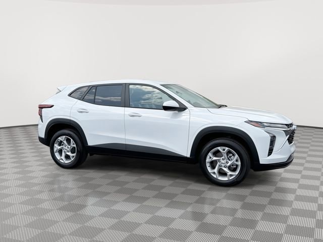 2026 Chevrolet Trax LS - Photo 13
