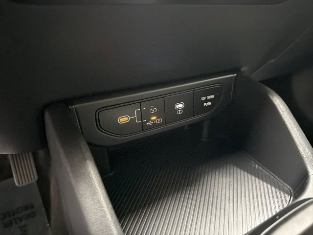 2025 Kia K4 LXS - Photo 24