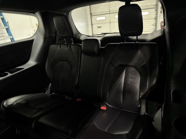 2025 Chrysler Pacifica Select - Photo 17