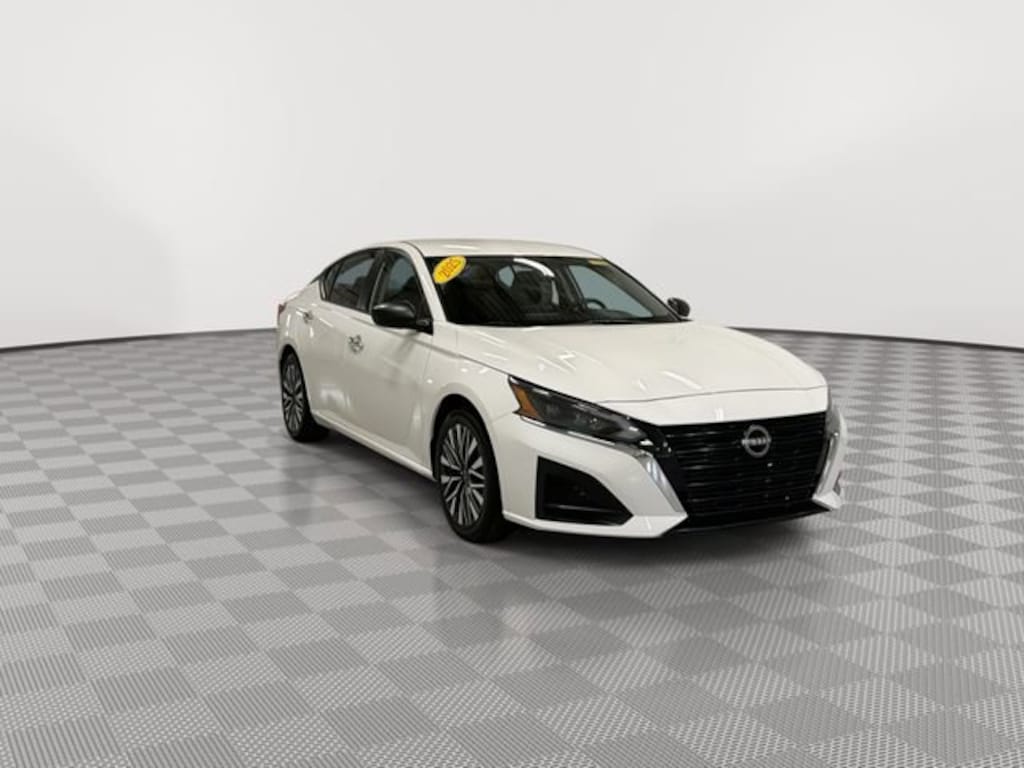 Used 2025 Nissan Altima SV FWD Sedan
