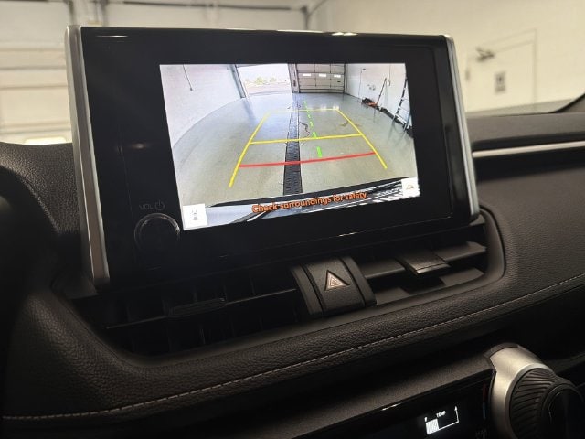 2025 Toyota RAV4 LE - Photo 24