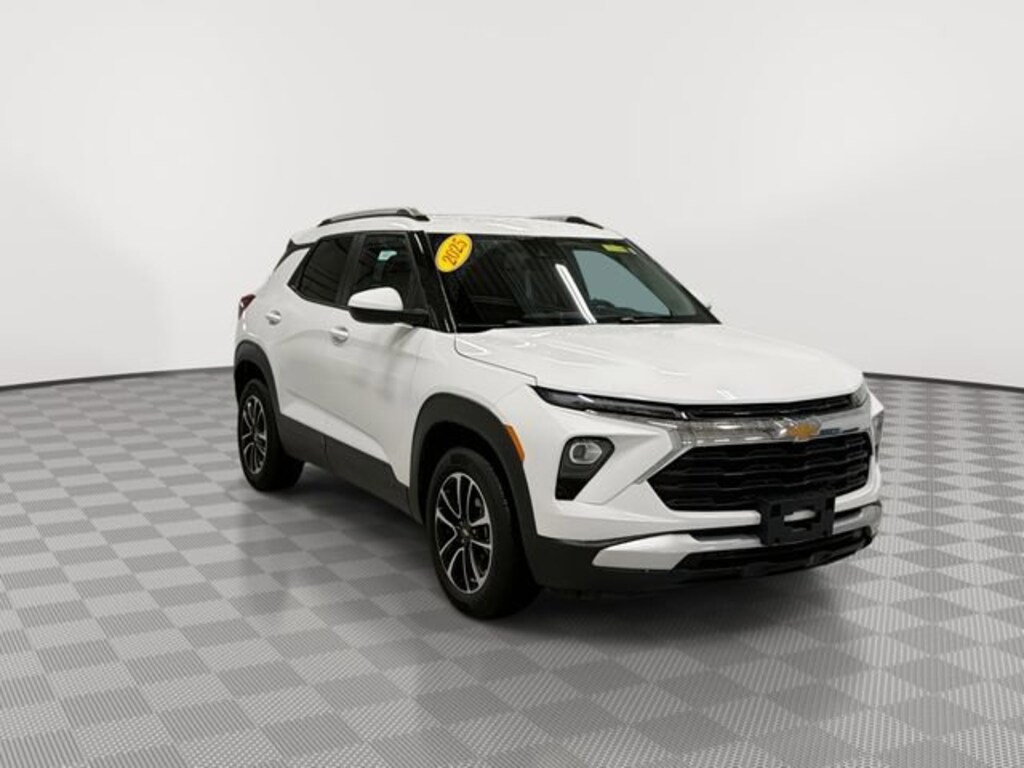 Used 2025 Chevrolet Trailblazer LT SUV