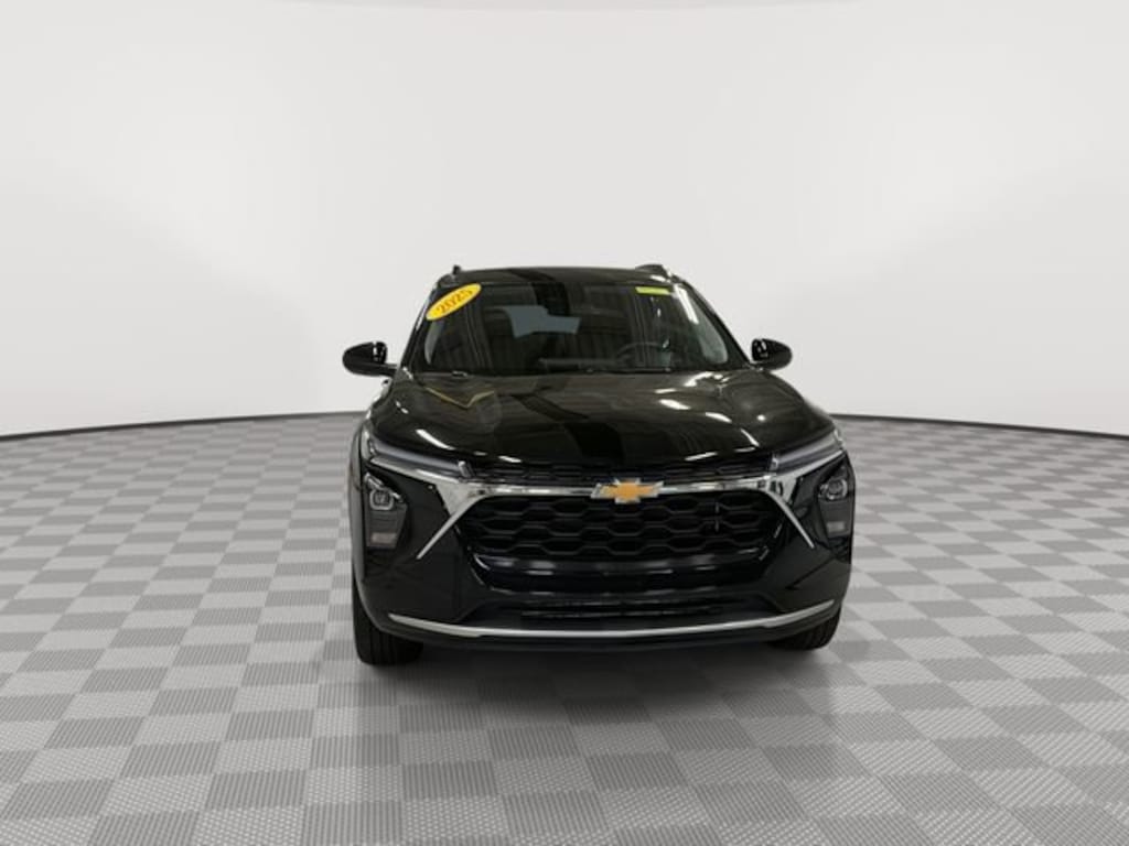 Used 2025 Chevrolet Trax LT SUV