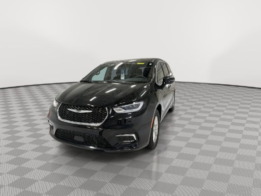 Used 2025 Chrysler Pacifica Select Van Passenger Van