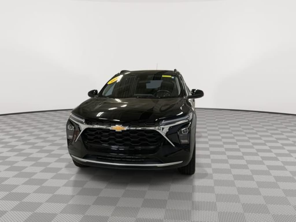 Used 2025 Chevrolet Trax LT SUV