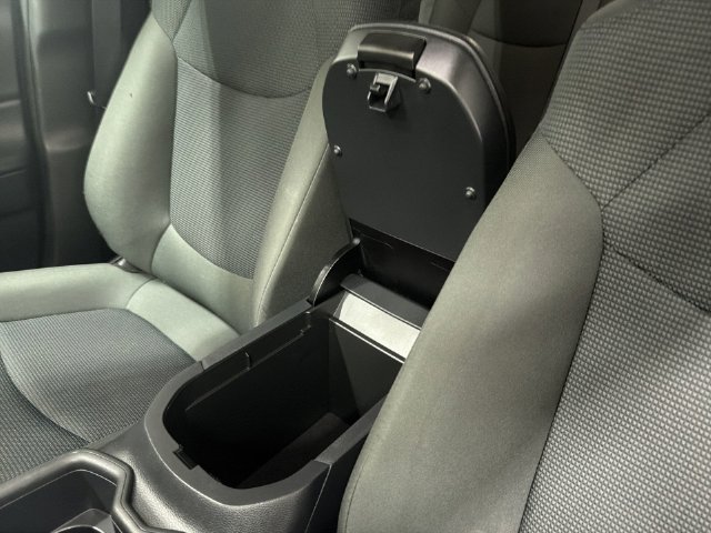 2025 Toyota RAV4 LE - Photo 22