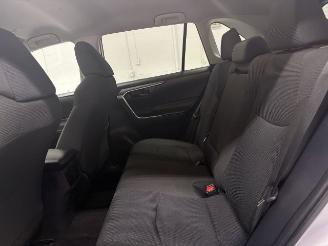 2025 Toyota RAV4 LE - Photo 17