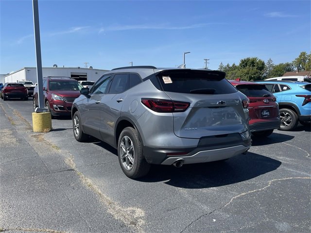 2023 Chevrolet Blazer 2LT photo 2