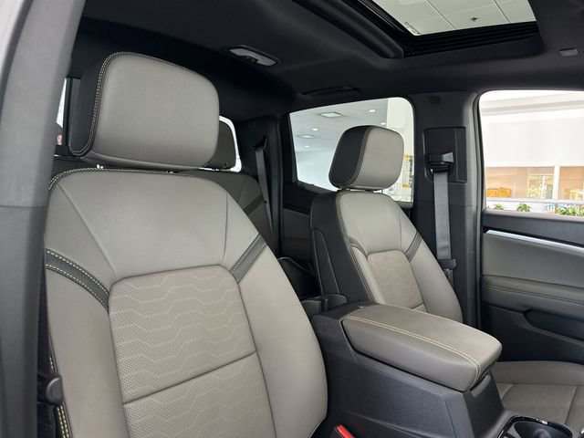 2025 Chevrolet Colorado ZR2 - Photo 9