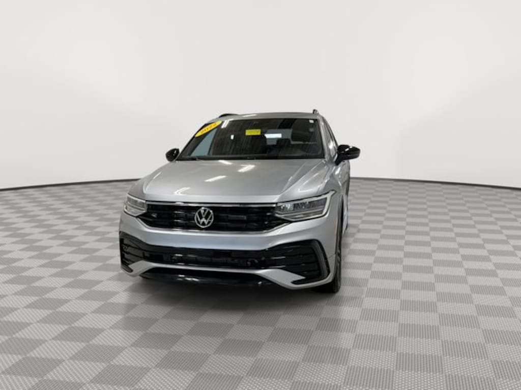 Used 2022 Volkswagen Tiguan 2.0T SE R-Line Black SUV