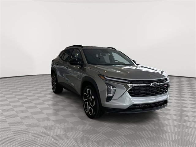 2025 Chevrolet Trax photo 2