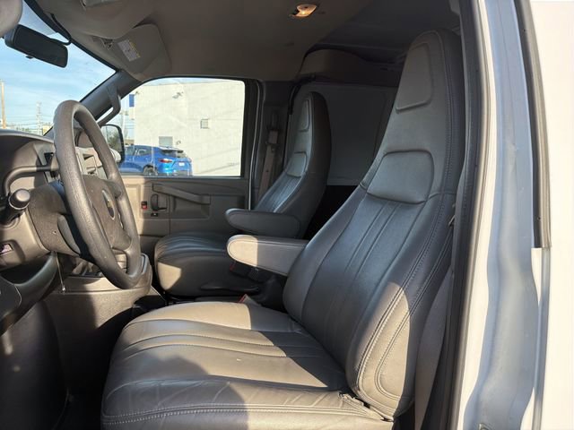 2025 Chevrolet Express Cargo Work Van - Photo 18