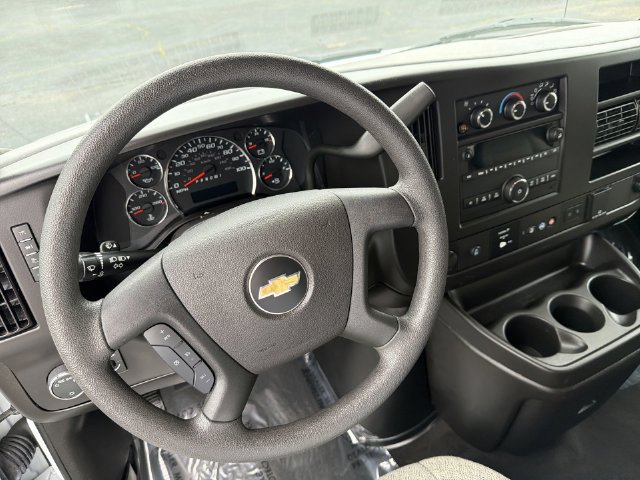 2024 Chevrolet Express Passenger LT - Photo 20