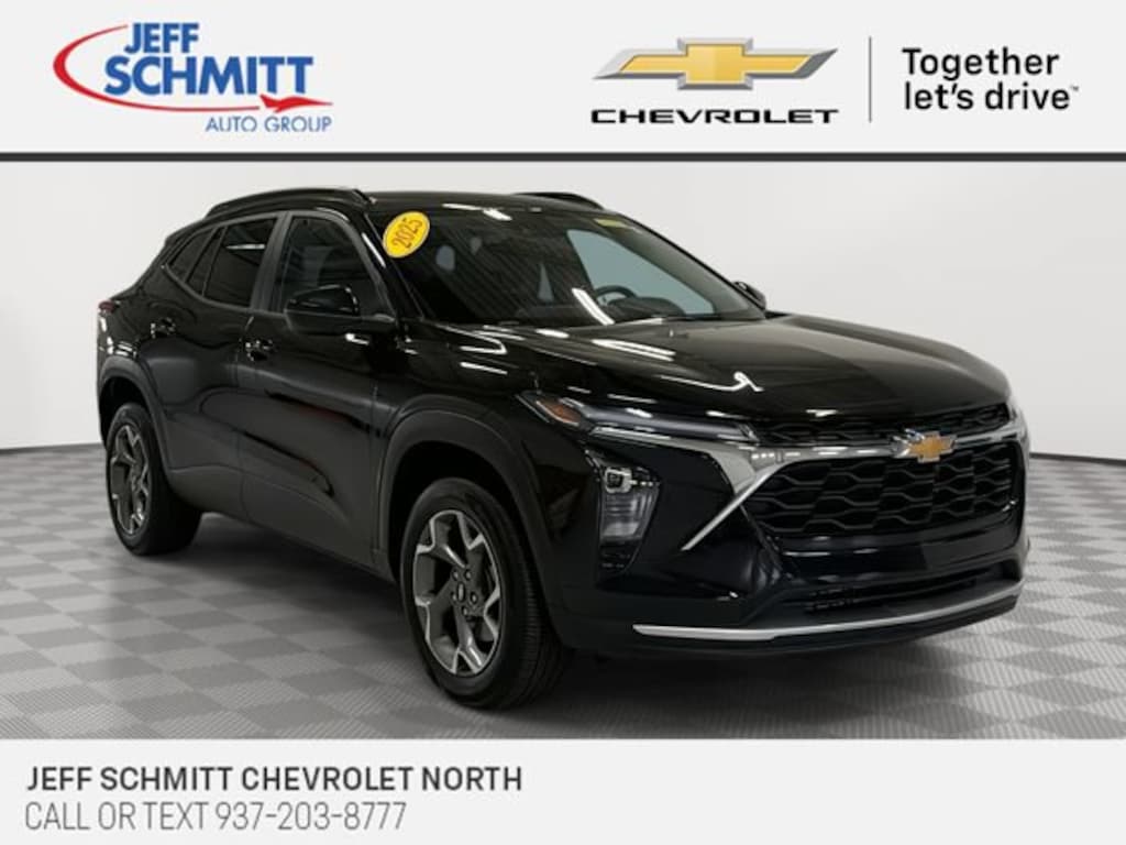 Used 2025 Chevrolet Trax LT SUV