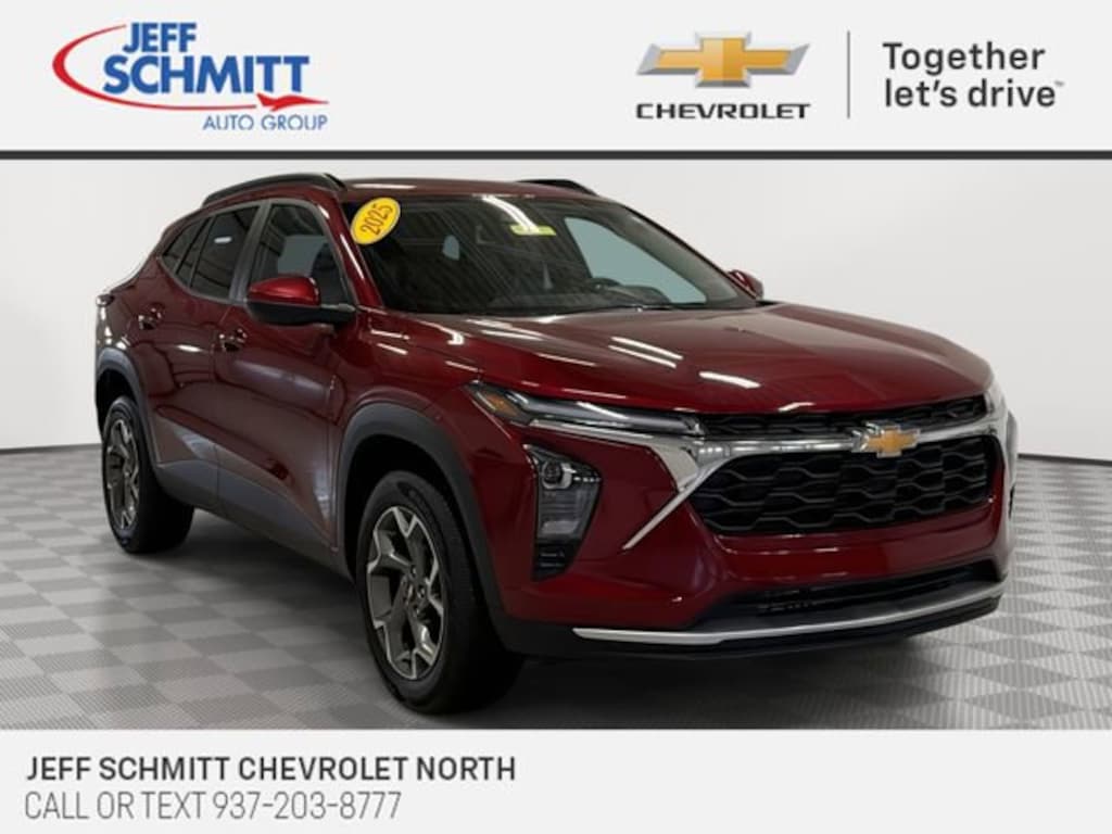 Used 2025 Chevrolet Trax LT SUV