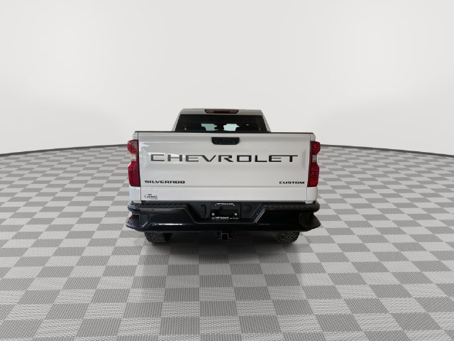 2025 Chevrolet Silverado 1500 Custom - Photo 10