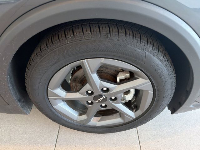 2025 Kia K4 LXS - Photo 15